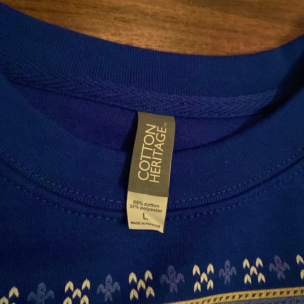 NWOT Gilmore Girls I Smell Snow Sweatshirt - Picture 3 of 4